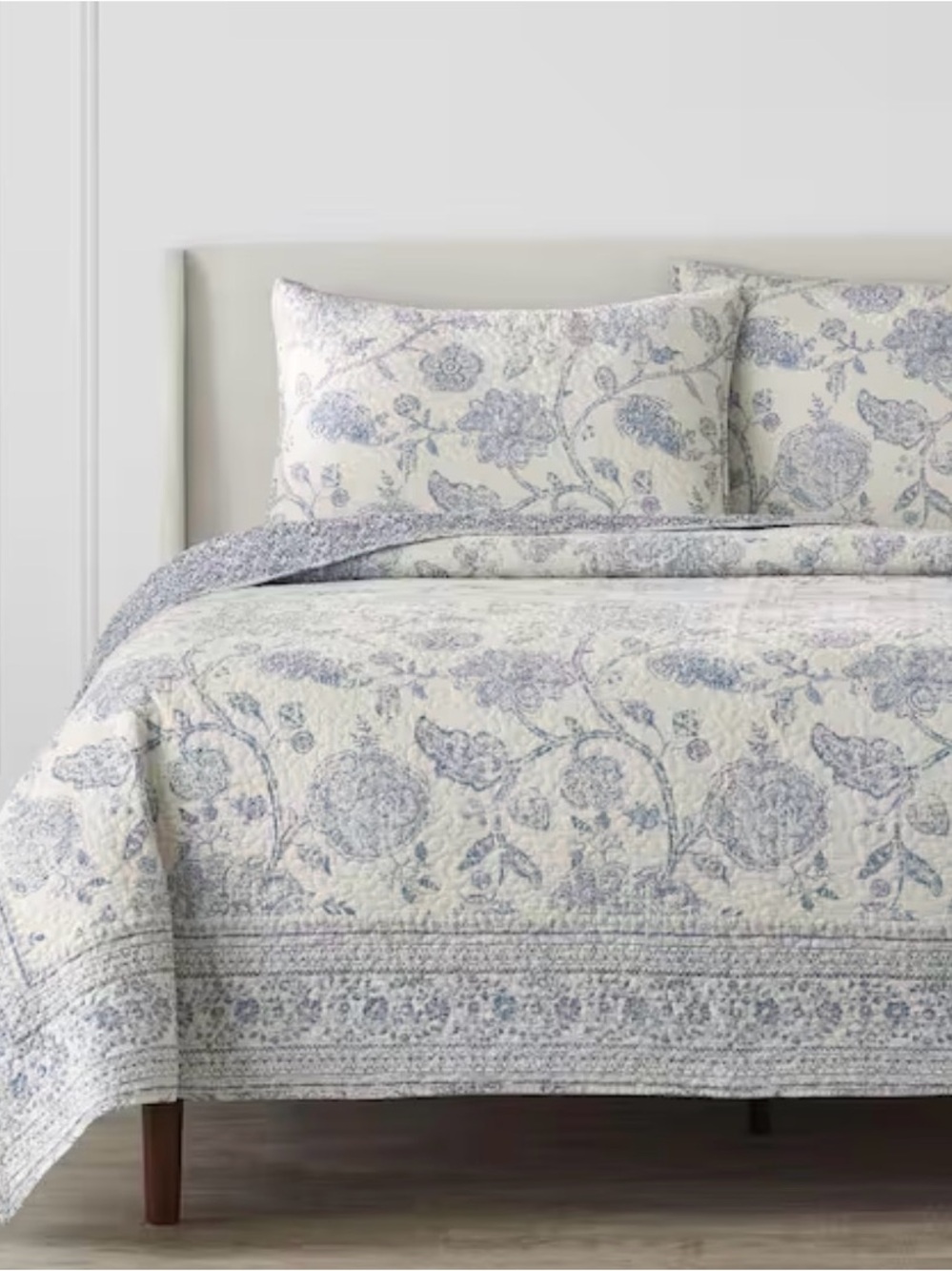 Lake Blue Floral Cotton Quilt Set in Light Blue and Cream - King 3 Piece